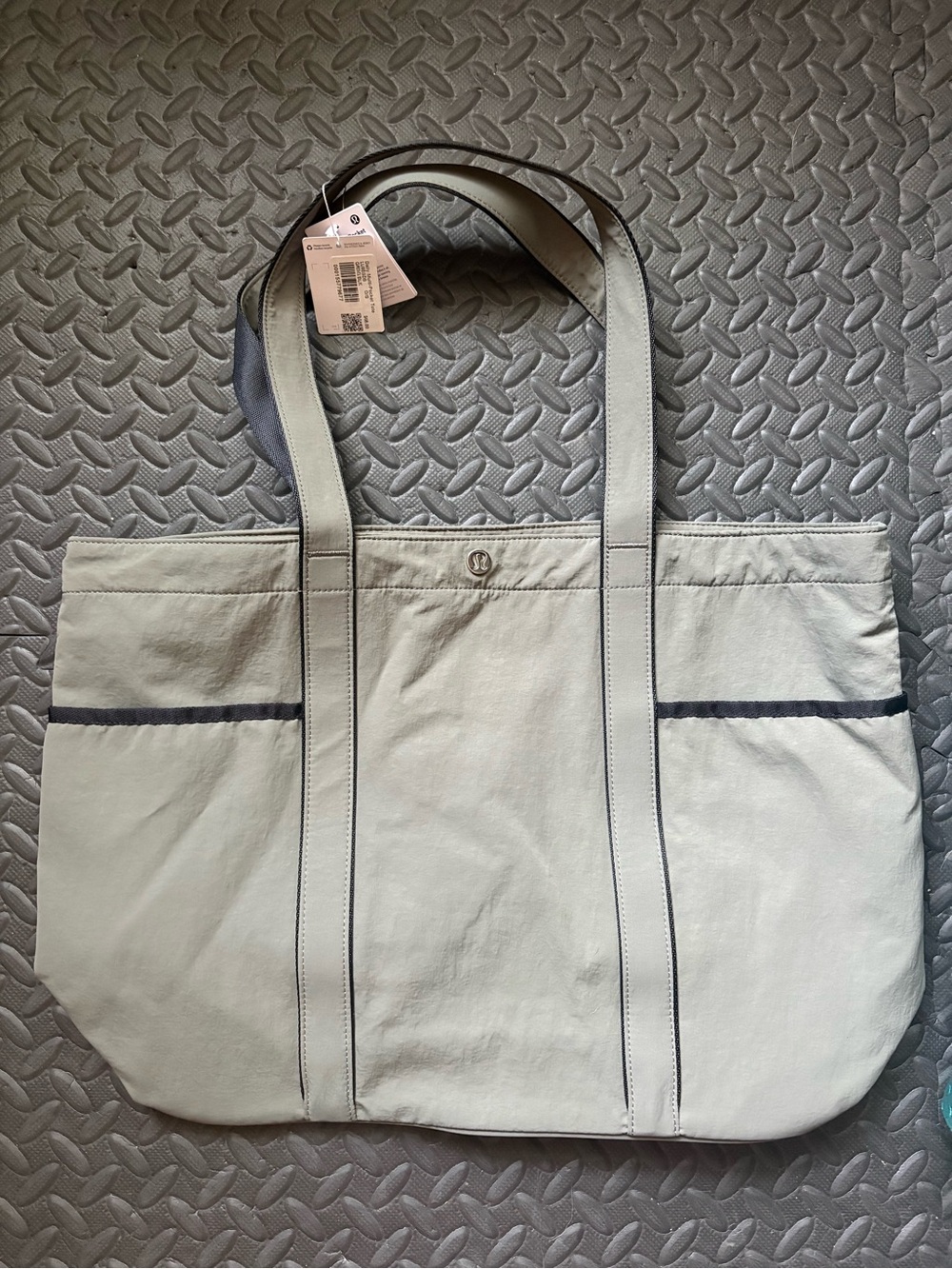 Lululemon Multi-pocket Tote NWT